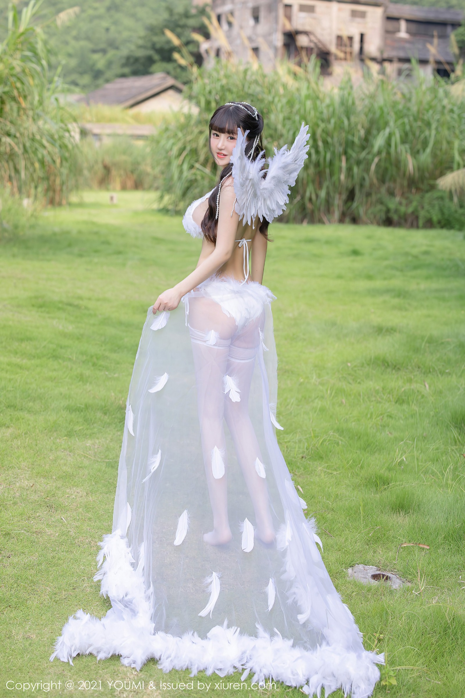 YouMi Vol.691: Zhu Ke Er (朱可儿Flower) [P22]